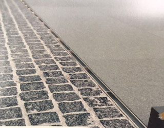 线性排水沟高档小区案例图-03