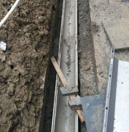 树脂混凝土线性排水沟安装效果图