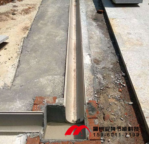 树脂成品排水沟施工现场图