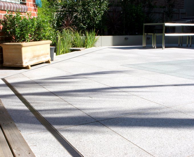 树脂砼排水沟安装案例